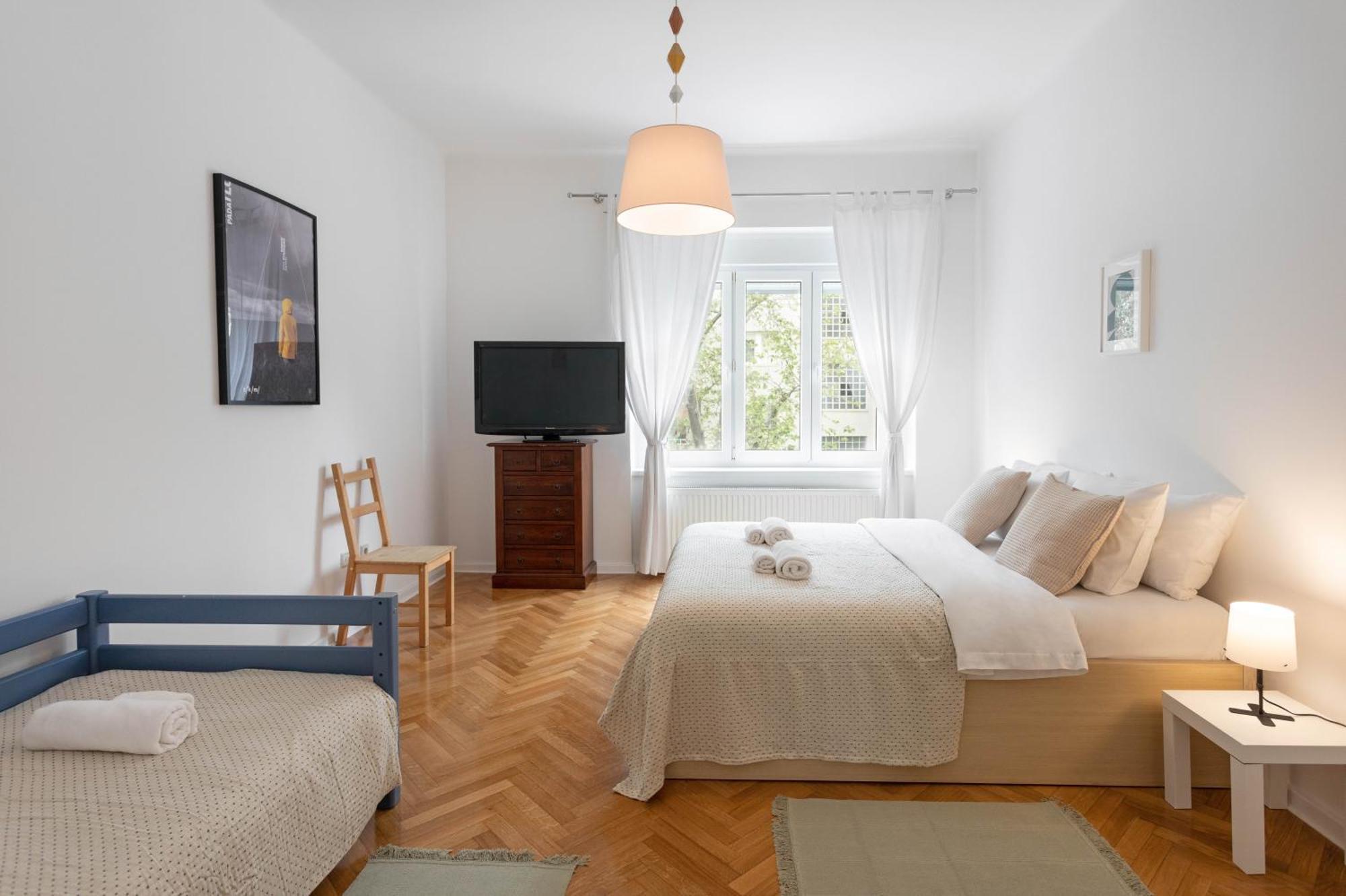 Bright And Spacious 2bdr *